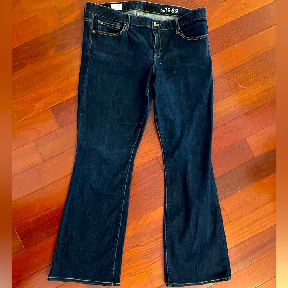 Like new Gap curvy bootcut jeans